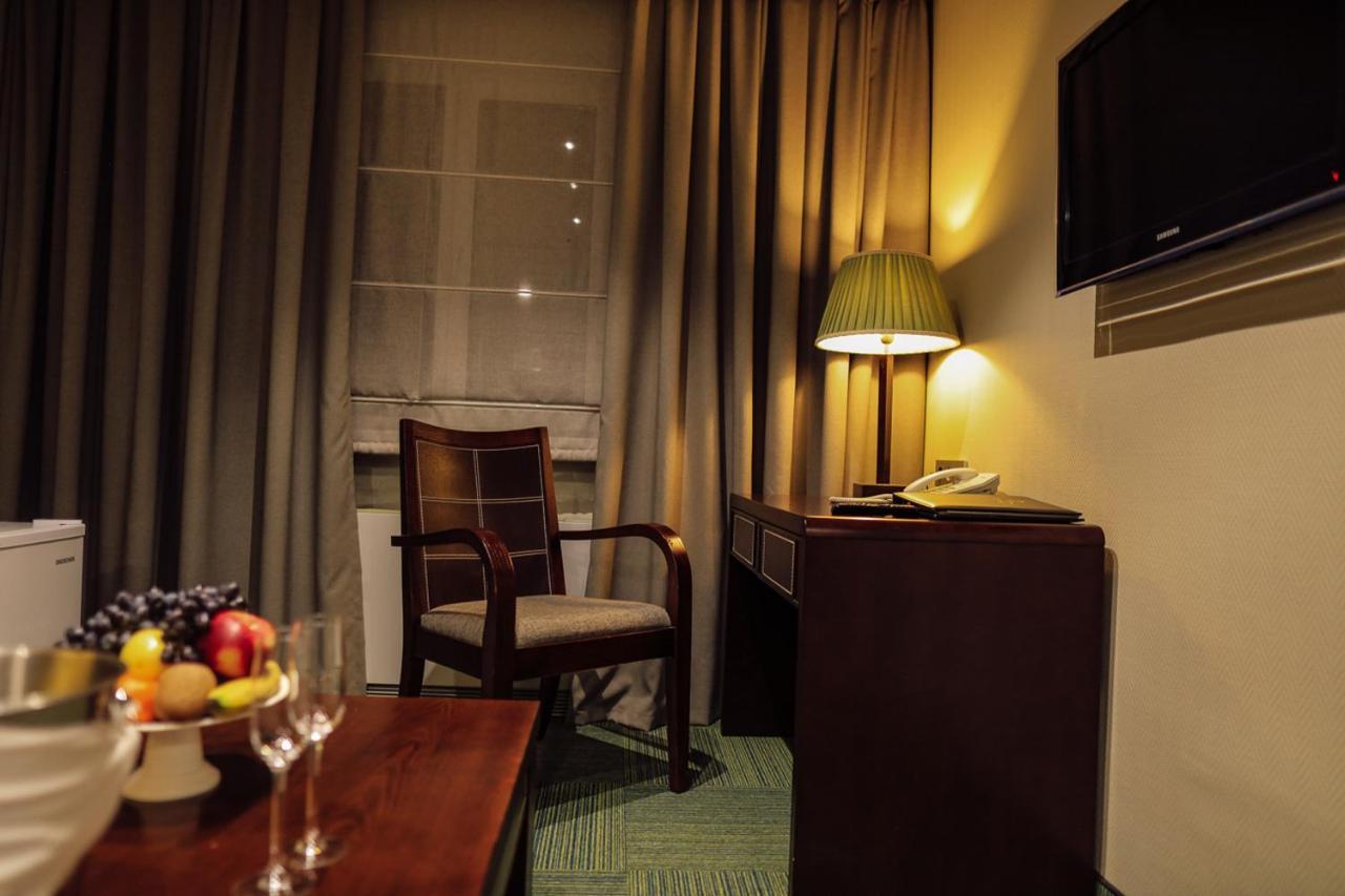 Hotel Dastan Актобе Екстер'єр фото